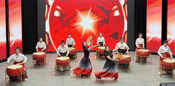 苏州恒泰配资 山东省平阴县第一届职工体育文化艺术节文艺汇演举办